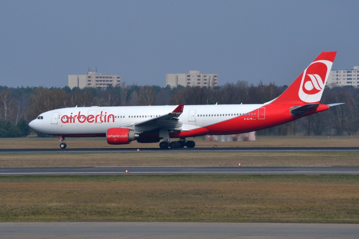 D-ALPB Air Berlin Airbus A330-223   beim Start in Tegel  24.03.2014