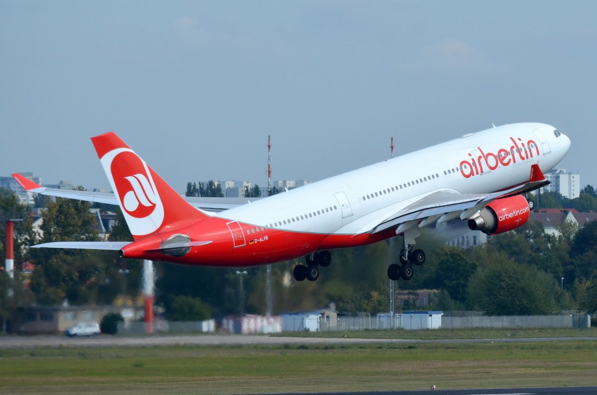 D-ALPB Air Berlin Airbus A330-223   am 03.09.2014 in Tegel gestartet