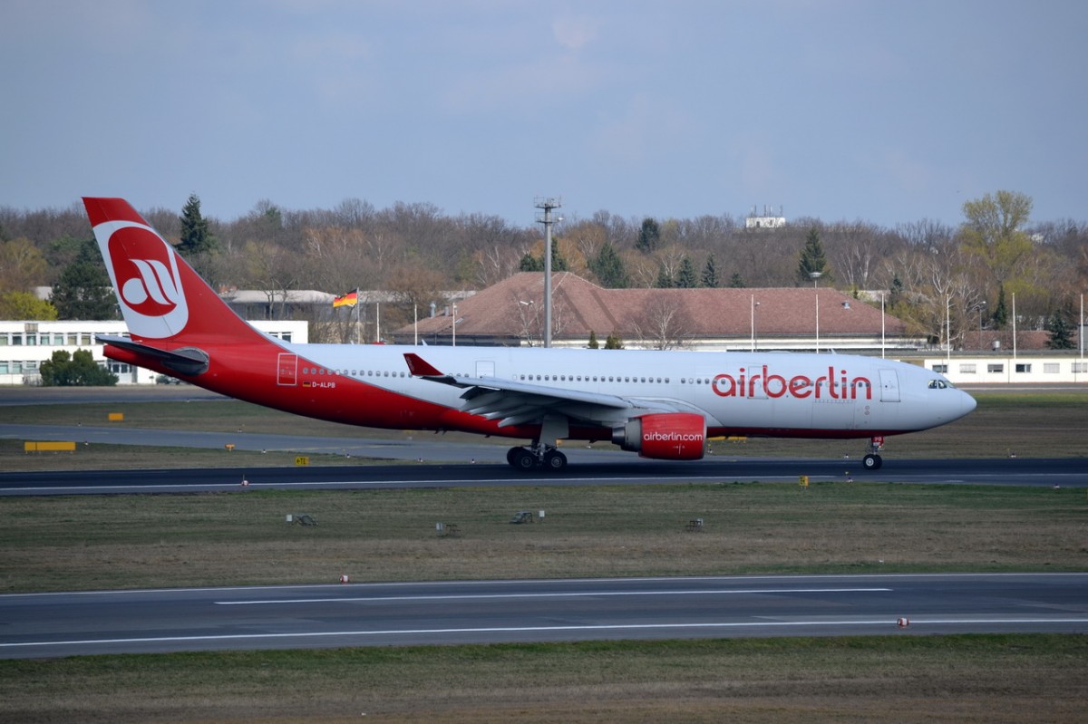 D-ALPD Air Berlin Airbus A330-223     in Tegel 26.03.2014