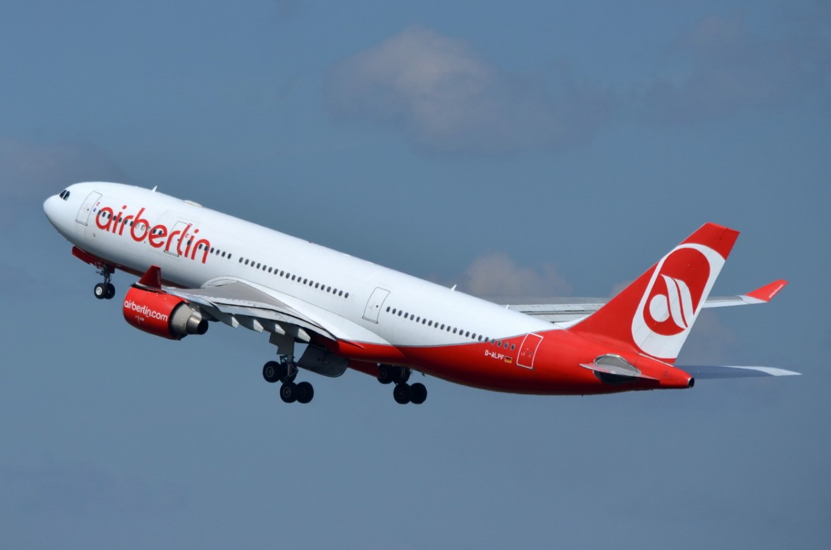 D-ALPF Air Berlin Airbus A330-223   gestartet in Tegel  29.04.2015