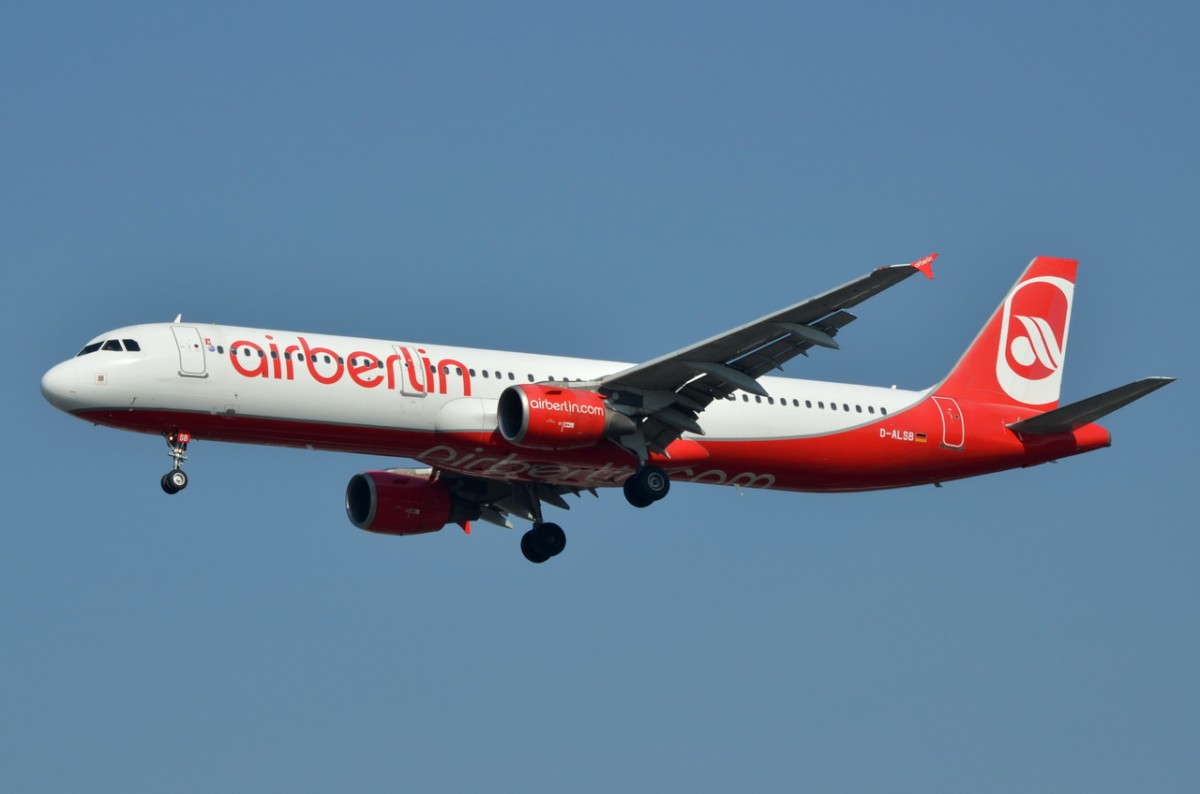 D-ALSB Air Berlin Airbus A321-211   Landeanflug Tegel  20.03.2015