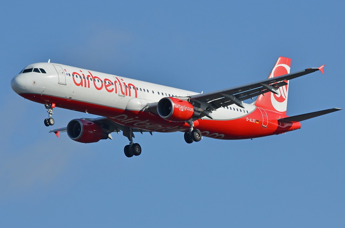 D-ALSC Air Berlin Airbus A321-211  Anflug Tegel am 03.03.2015