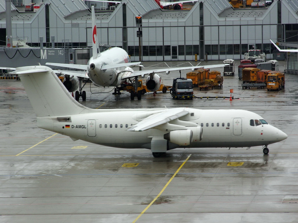 D-AMGL WDL Aviation British Aerospace 146-200      14.09.2013

Flughafen Mnchen