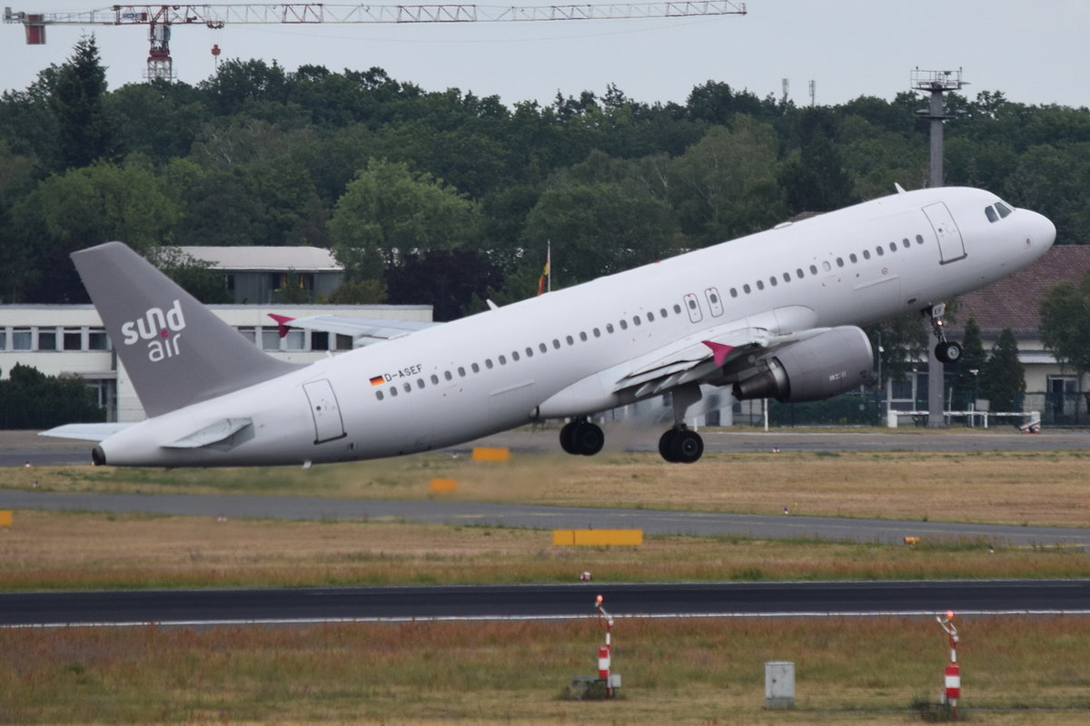 D-ASEF Sundair Airbus A320-214  , TXL , 10.07.2018