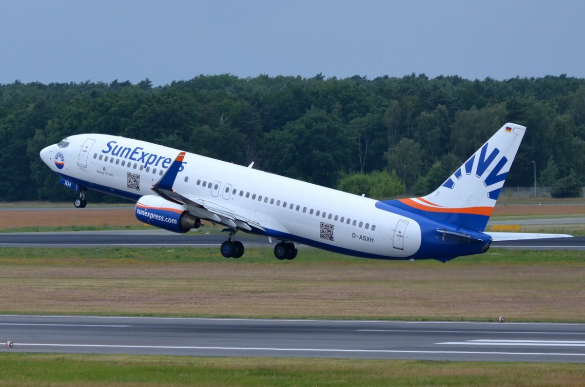 D-ASXH SunExpress Deutschland Boeing 737-8CX (WL)   in Tegel gestartet am 13.06.2014