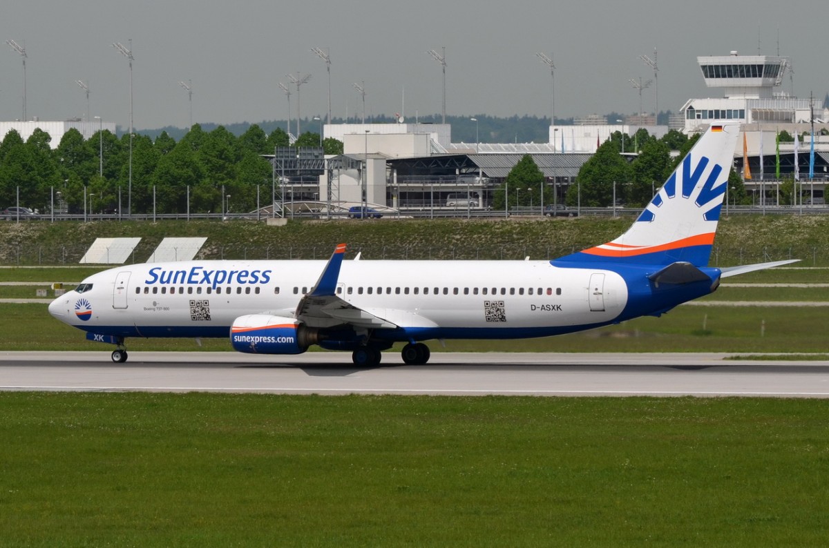 D-ASXK SunExpress Germany Boeing 737-86J(WL)  gelandet am 12.05.2015 in München
