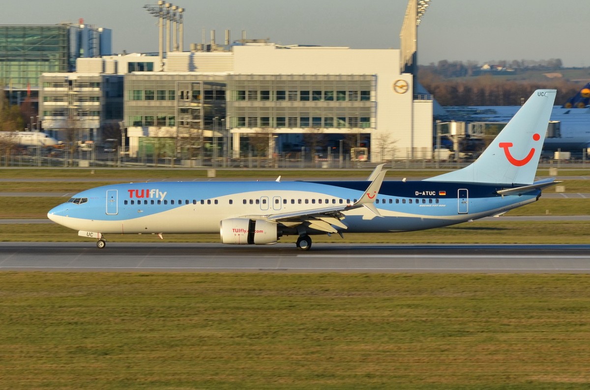 D-ATUC TUIfly Boeing 737-8K5(WL)   gelandet in München am 06.12.2015