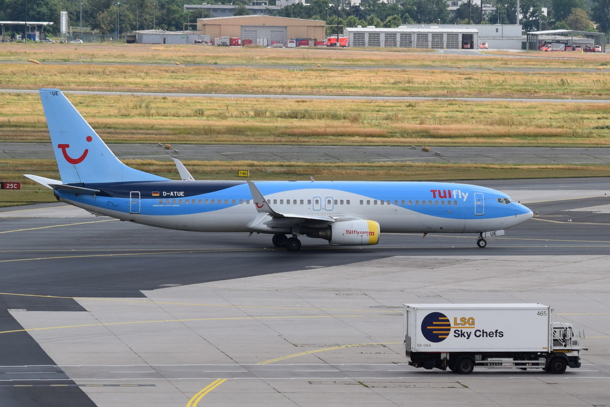 D-ATUE TUIfly Boeing 737-8K5(WL)  in Frankfurt am 01.08.2016 zum Start