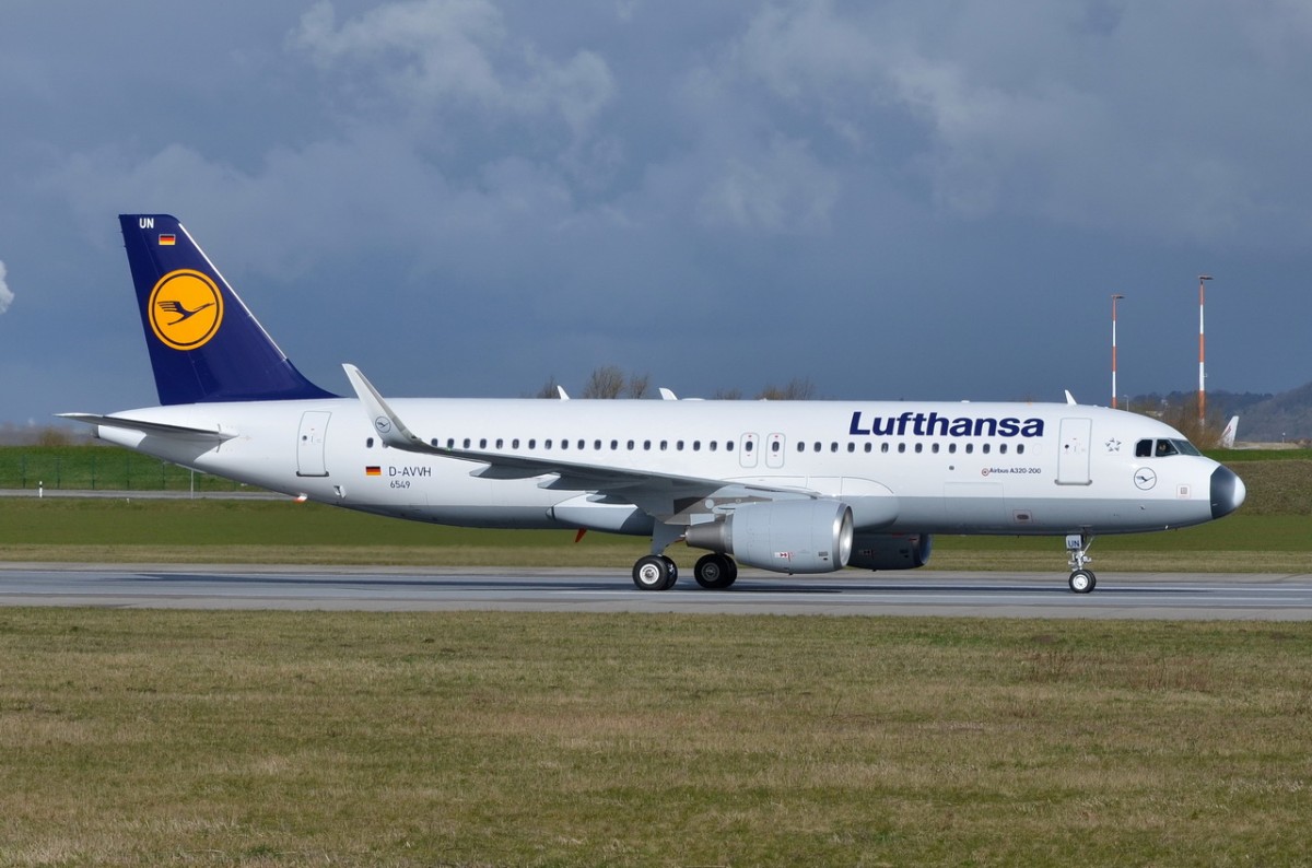 D-AVVH  Lufthansa   Airbus A320-200   Reg. D-AIUN    c/n 6549  in Finkenwerder  am 02.04.2015