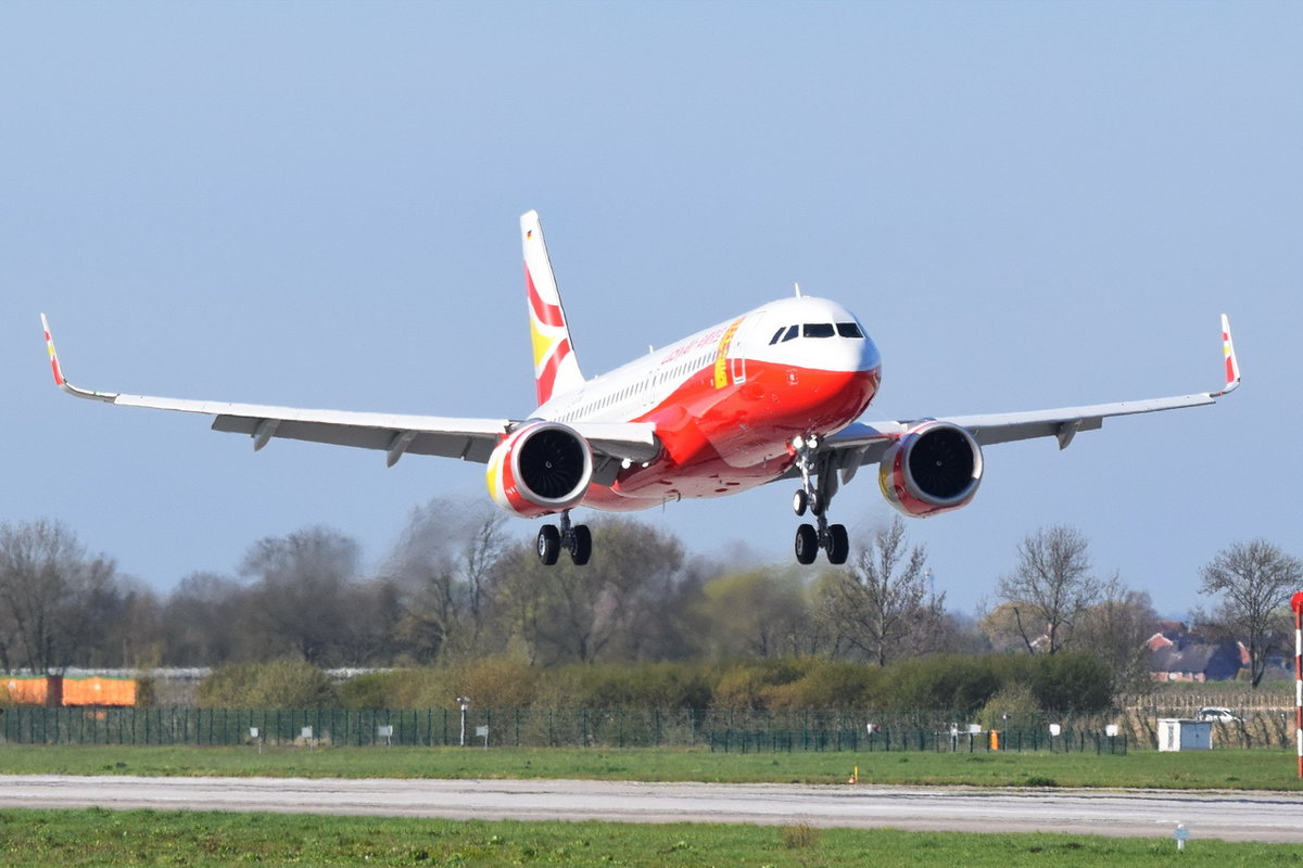 D-AVVK Lucky Air Airbus A320-251N , B-307Q , MSN 8886 , 15.04.2019 , XFW