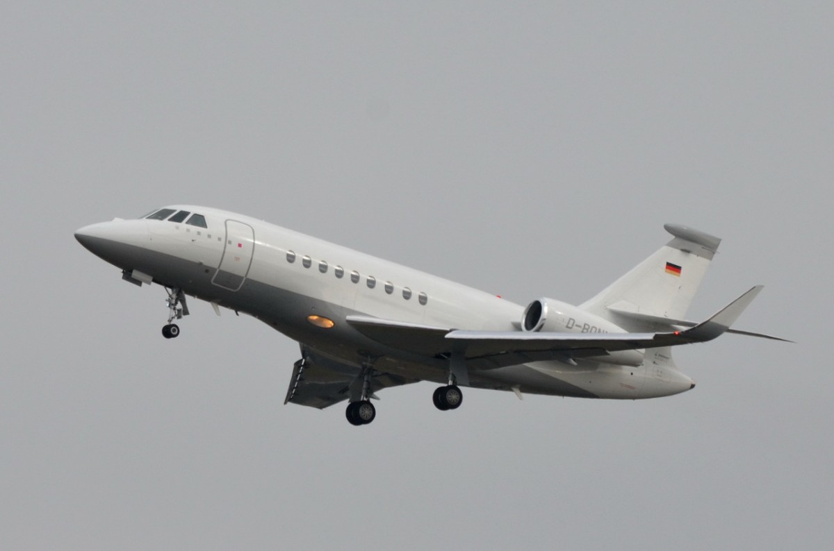 D-BONN  Privat Dassault Falcon 2000EX    in Tegel am 08.09.2014 gestartet