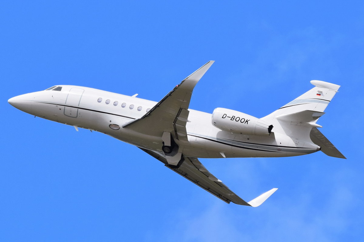 D-BOOK Bertelsmann Dassault Falcon 2000EX F2TH 70 L2J 3CBDEB   , TXL , 13.07.2017