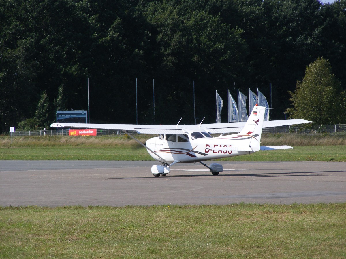 D-EASS, Cessna 172S Skyhawk SP, Flugplatz Gera (EDAJ), 12.9.2015