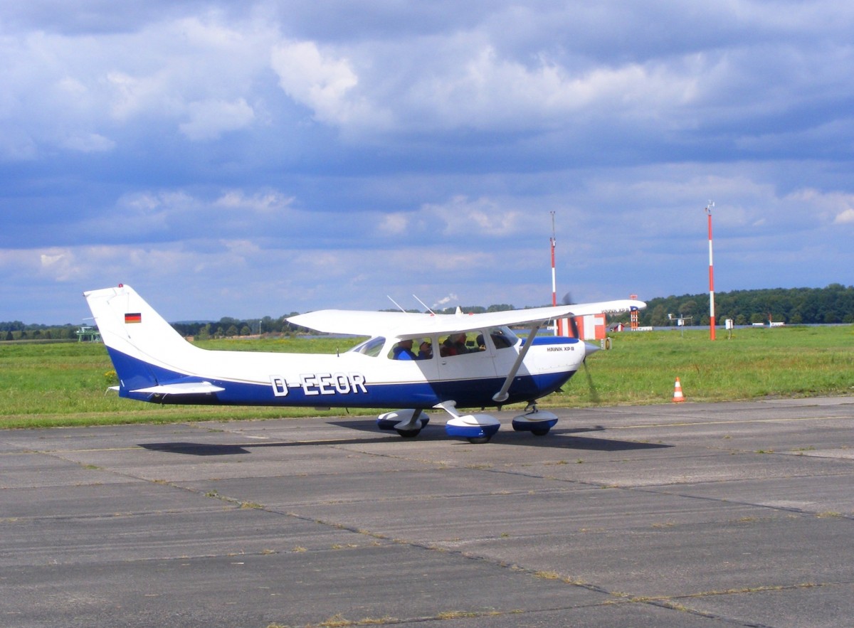 D-EEOR, Cessna 172K Hawk XP, Flughafen Leipzig-Altenburg (EDAC), 5.9.2015