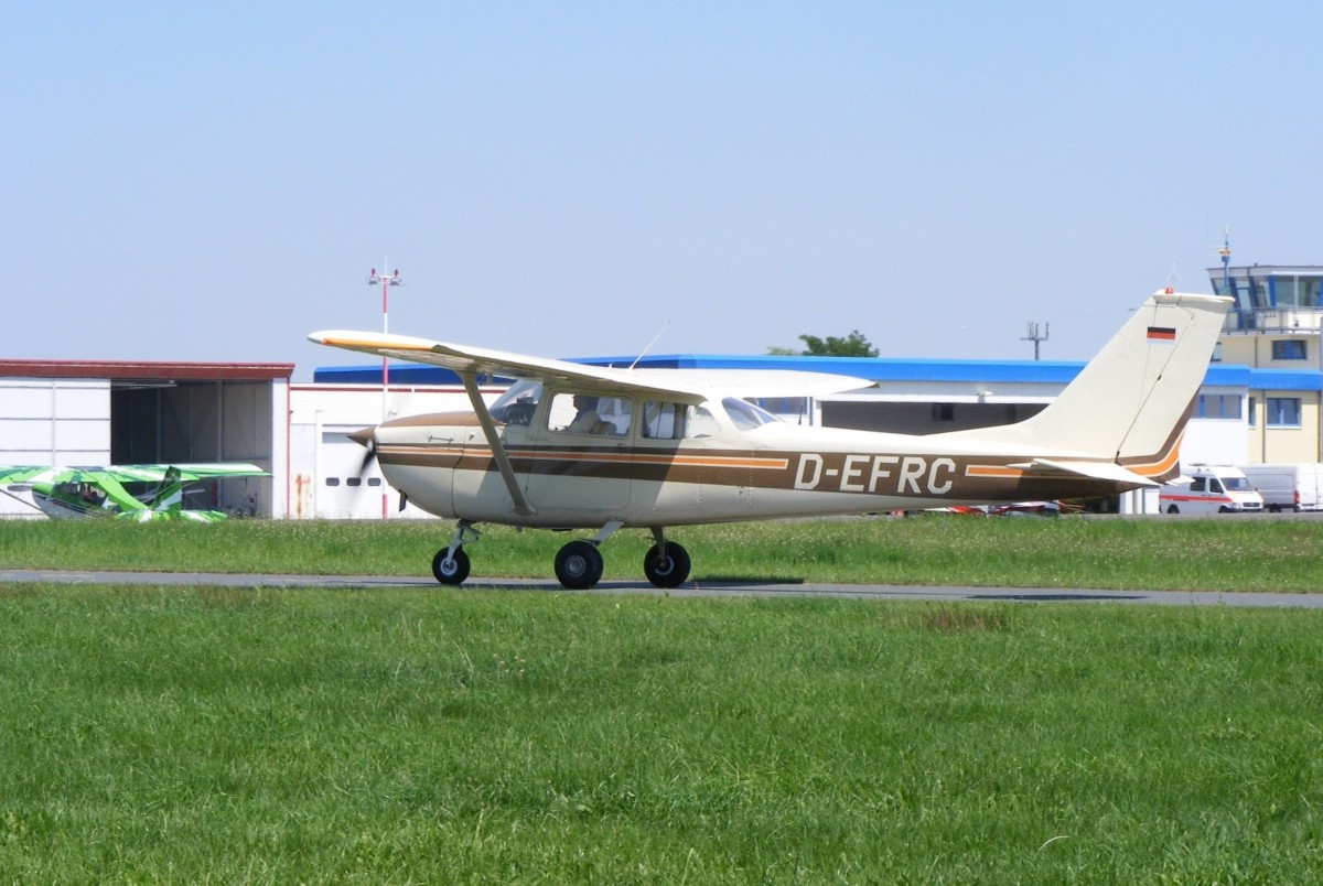 D-EFRC, Cessna 172 Skyhawk, Flugplatz Gera (EDAJ), 2.7.2015