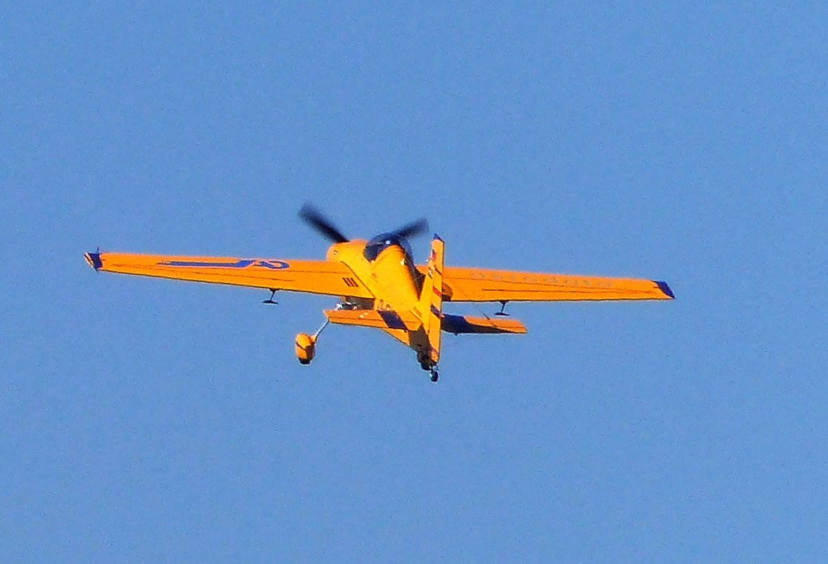 D-EKKY, Laser 260 gestartet auf der Piste 24 in Gera (EDAJ) am 28.8.2017