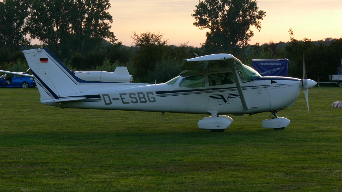D-ESBG, Cessna, 172 P Skyhawk am 03.09.2011 beim einer Flugzeugshow in Weinheim an der Bergstrasse.
