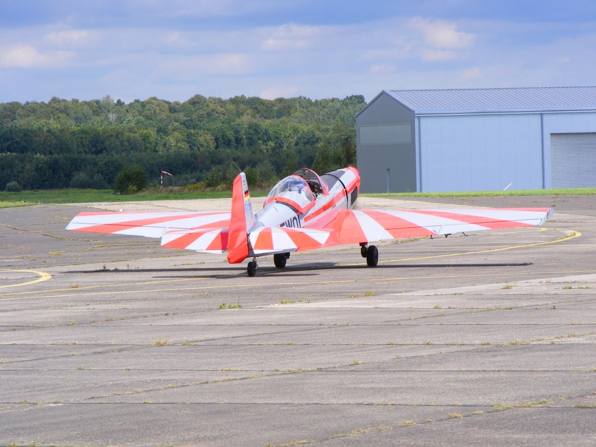 D-EWQL, Zlin 526 AFS Akrobat Spezial,Kunstflugstaffel Aero Gera, Leipzig-Altenburg Airport (EDAC), 5.9.2015
