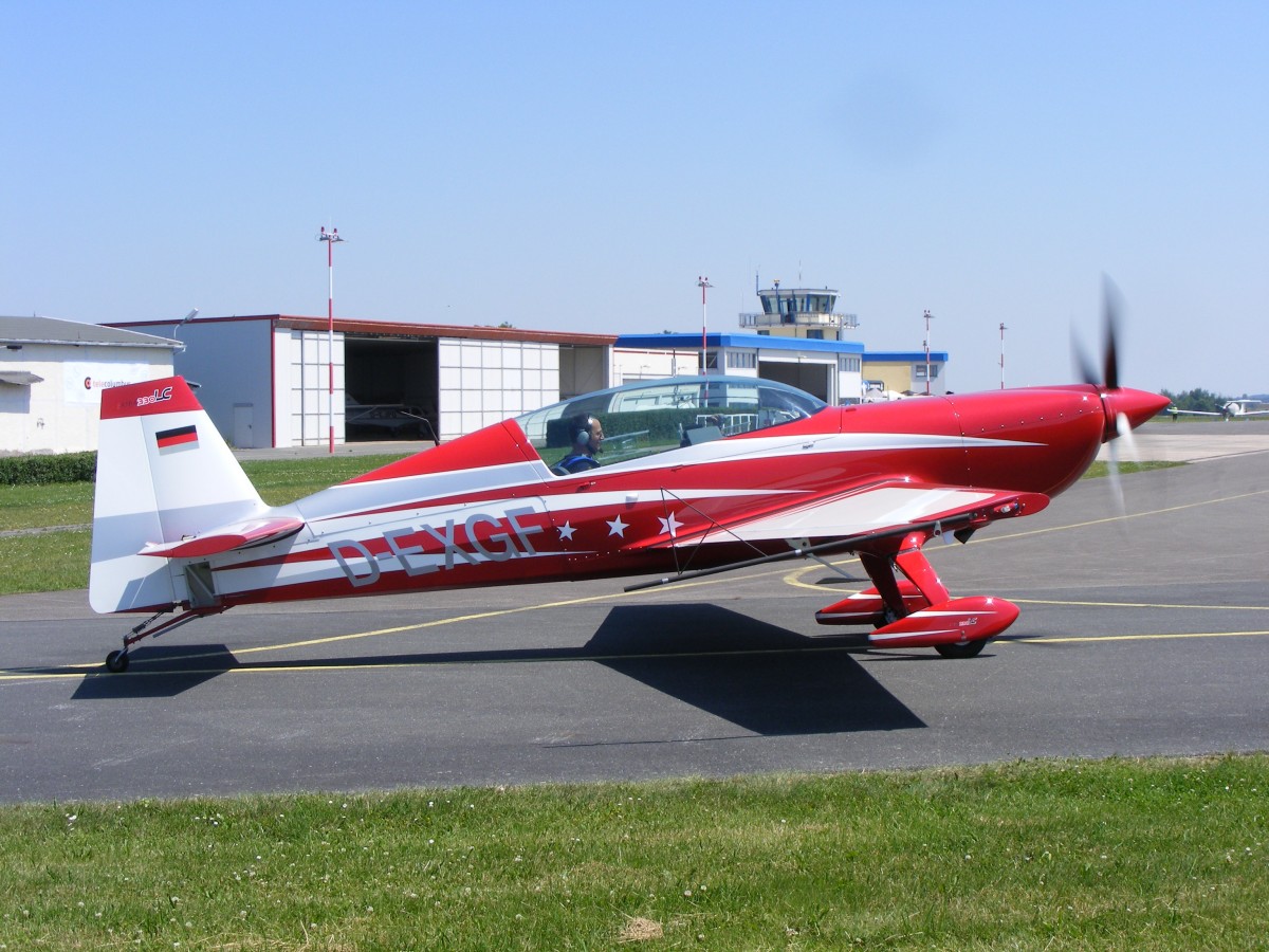D-EXGF, Extra 300L, Flugplatz Gera (EDAJ), 3.7.2015