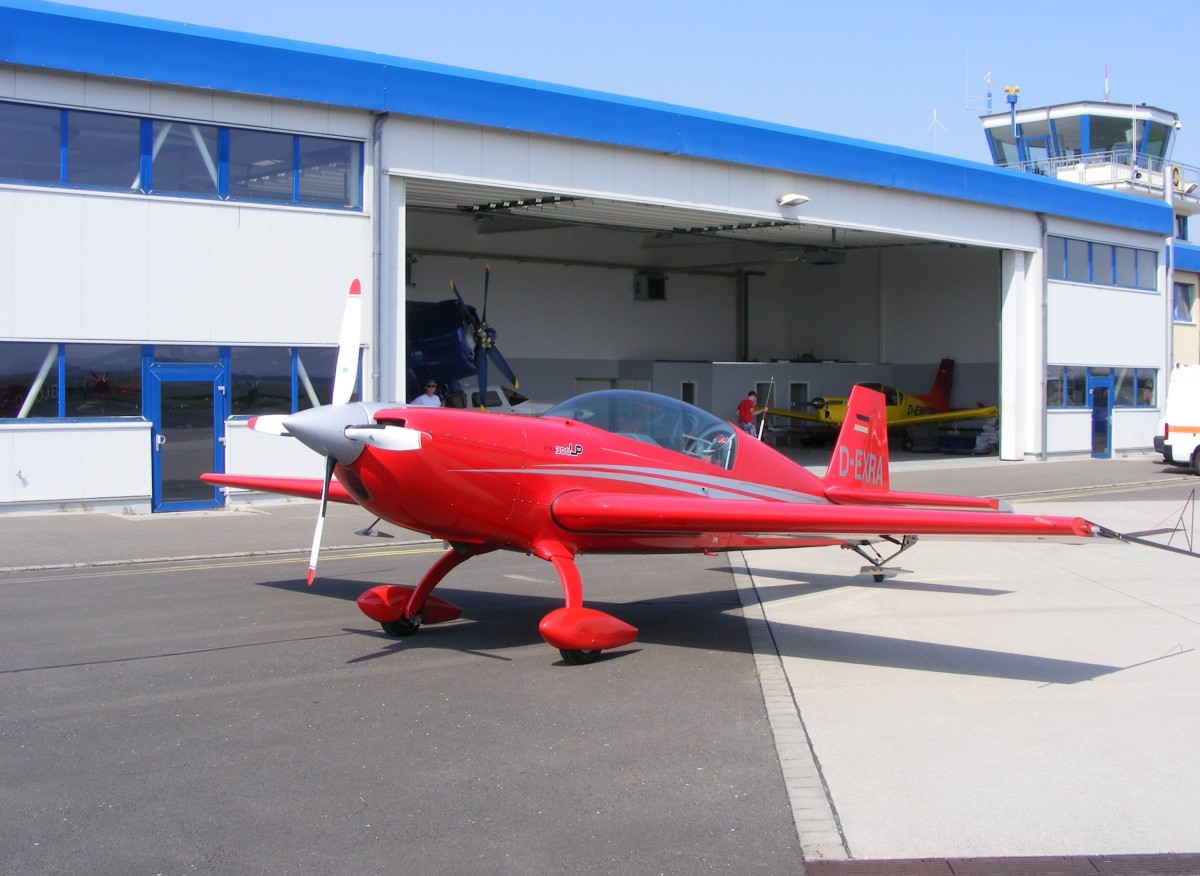 D-EXRA, Extra 300LP, Flugplatz Gera (EDAJ), 3.7.2015