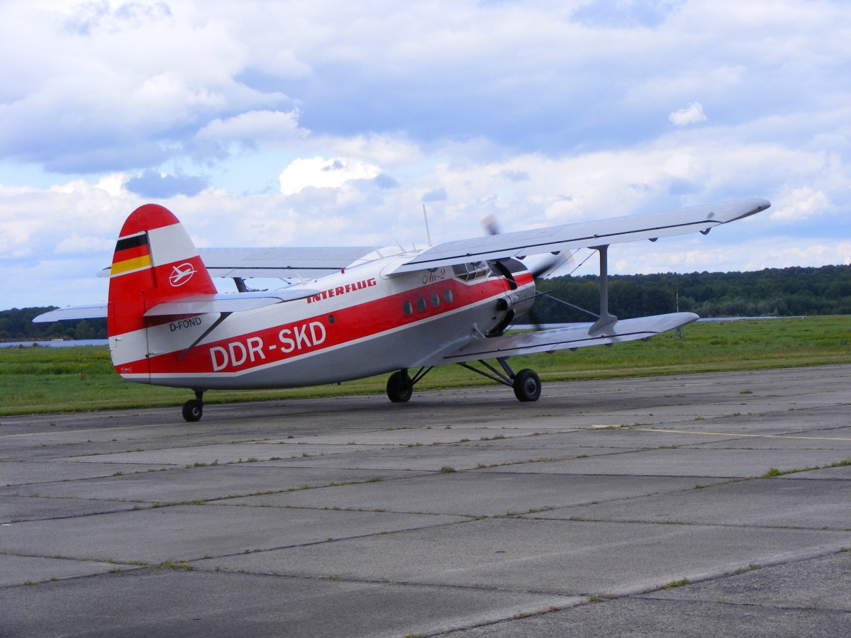 D-FOND, Antonow AN-2, im Kleide der Interflug auf dem Leipzig-Altenburg Airport (EDAC) am 5.9.2015
