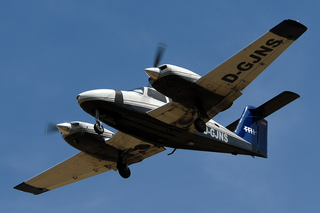 D-GJNS Piper PA-44-180 Seminole 08.06.2017