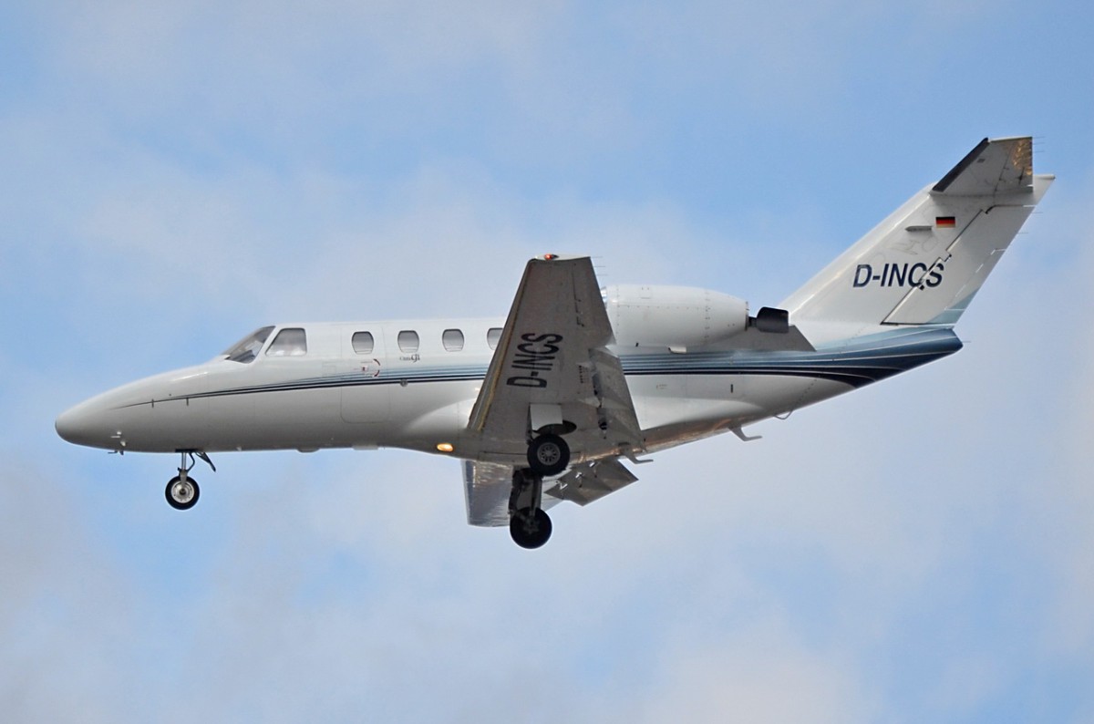 D-INCS Private Cessna 525 CitationJet CJ1   am 03.03.2015 in Tegel beim Anflug