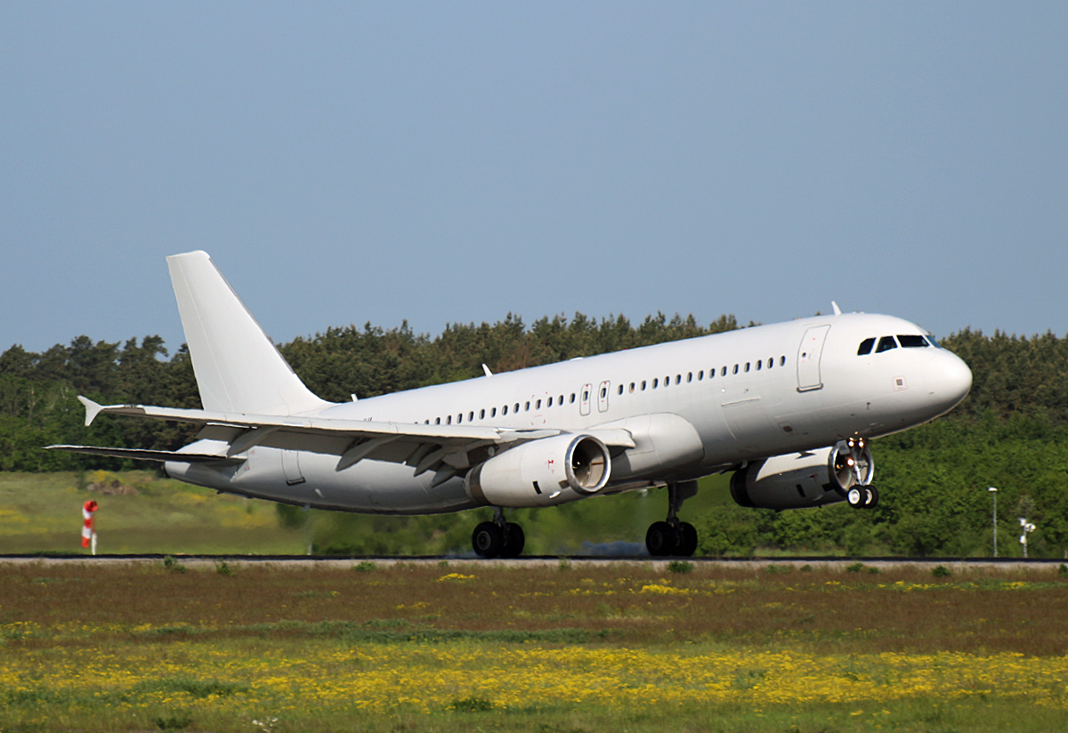 Dan Air, Airbus A 320-232, YR-JUL, BER, 18.05.2023