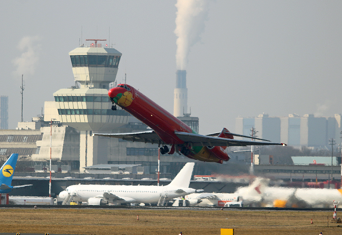 Danish Air Transport, MD-83. OY-RUE, TXL, 25.03.2018