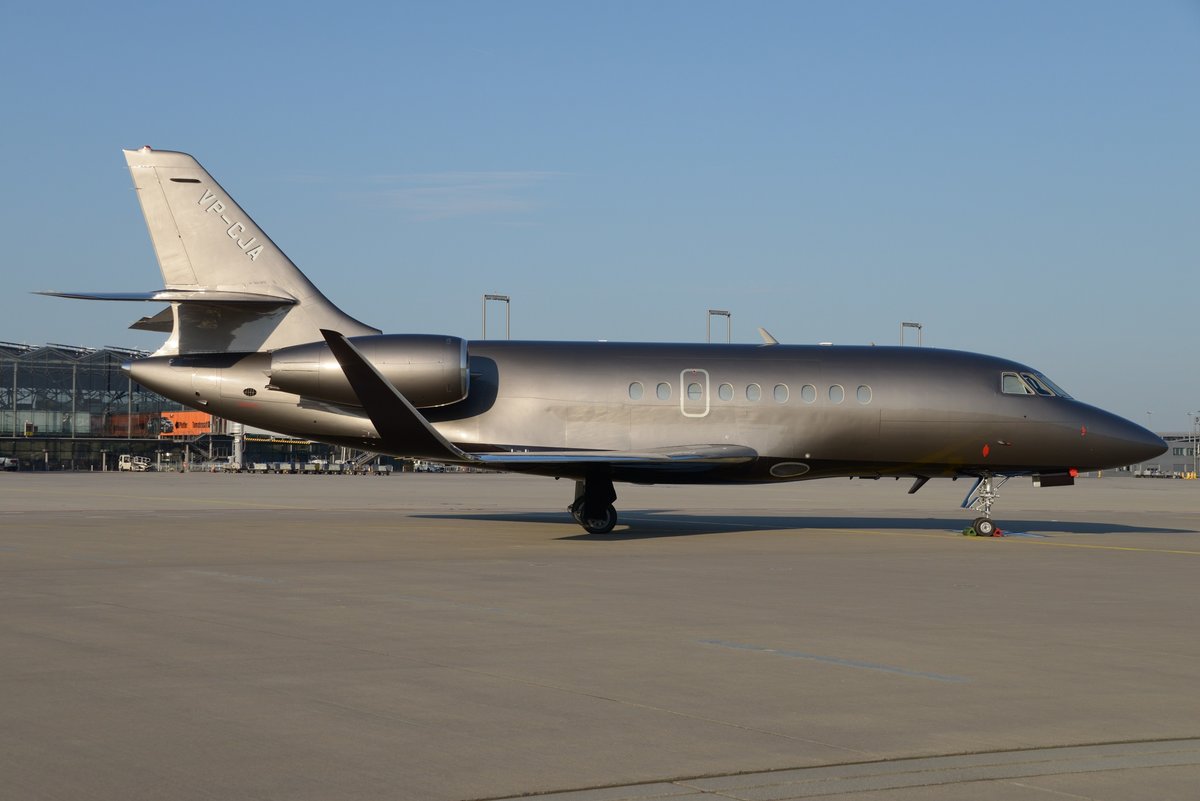 Dassault Falcon 2000 - EAT Executive Air Transport - 18 - VP-CJA - 28.08.2016 - CGN