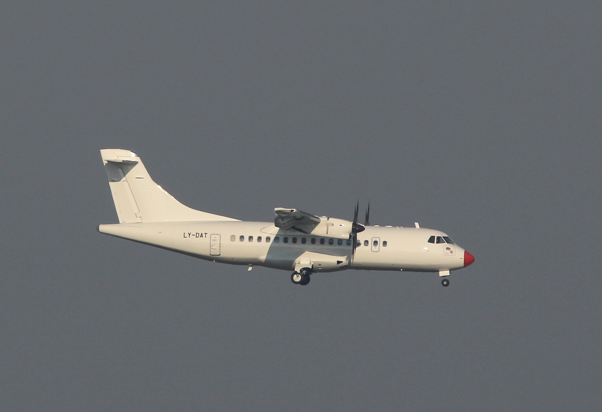 DAT, ATR-42-500, LY-DAT, BER, 07.11.2025