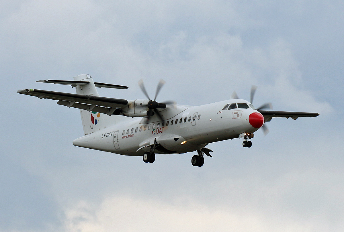 DAT, ATR-42-500, LY-DAT, TXL, 03.07.2020