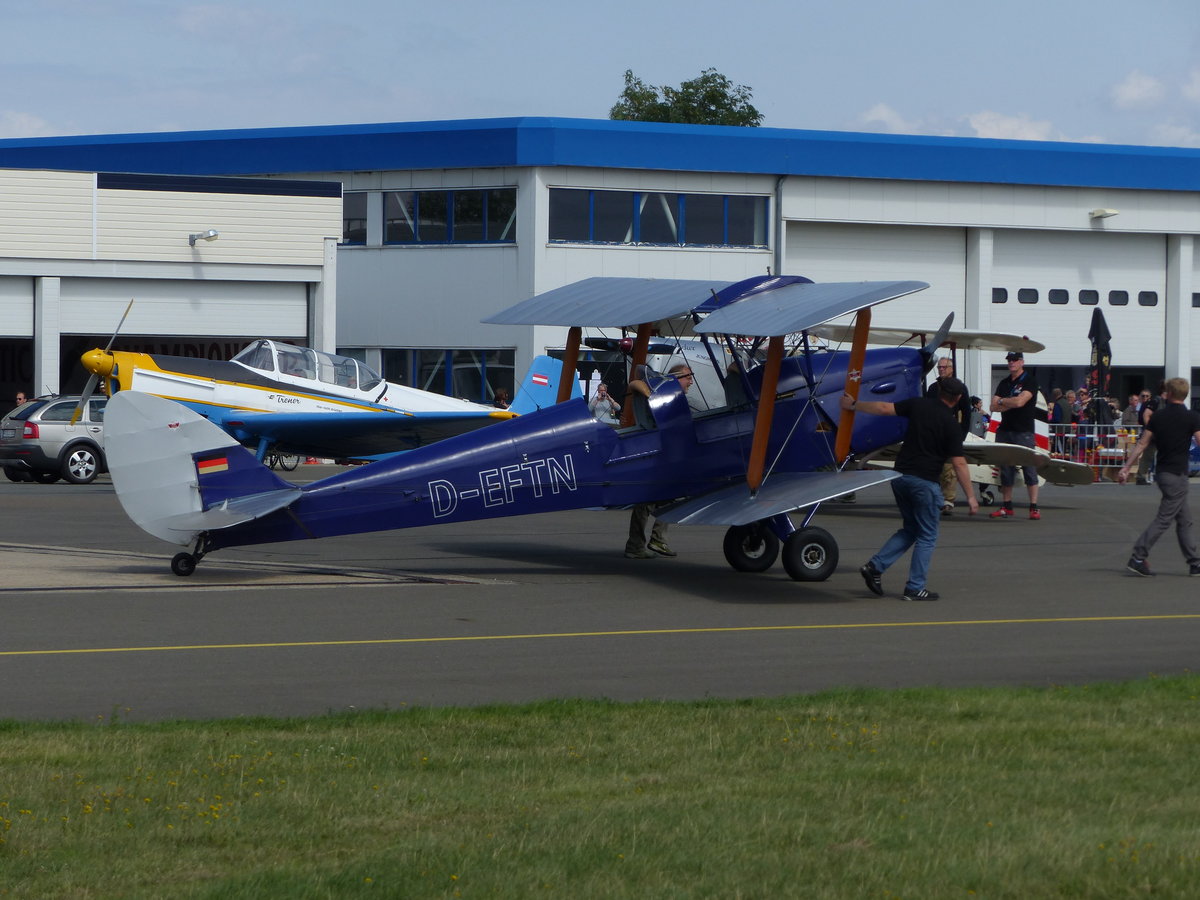 De Havilland DH 82 Tiger Moth, D-EFTN auf dem Flugplatz Gera (EDAJ) am 16.8.2019