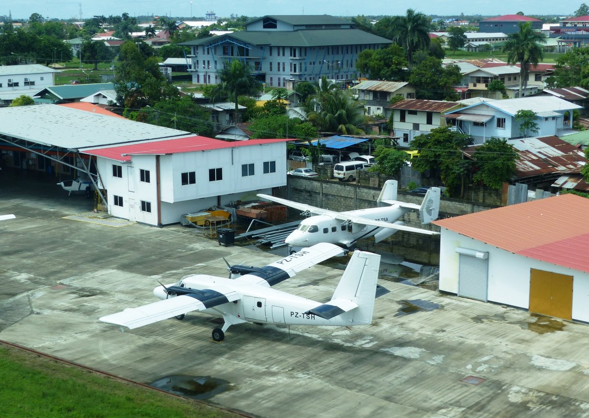 De Havilland DHC-6-300 Twin Otter, PZ-TSH und Antonow AN-28, PZ-TSA, Blue Wings Airlines, Zorg en Hoop Airport Paramaribo (ORG), 26.5.2017