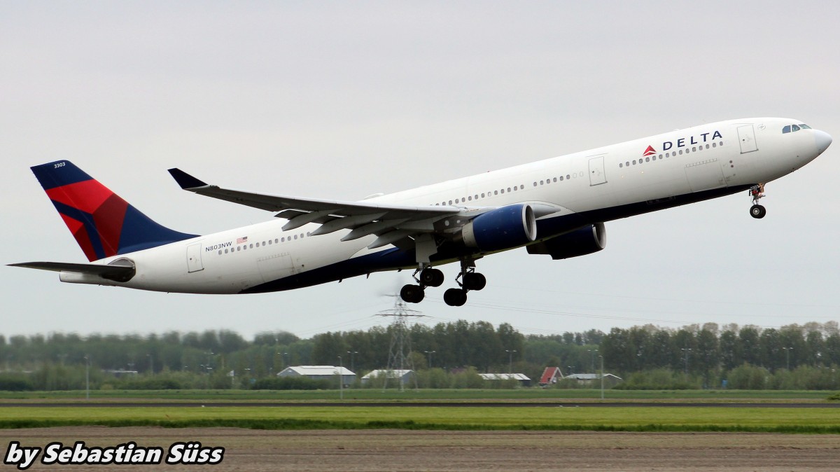 Delta A330-300 N803NW @ Amsterdam Airport Schiphol. 15.5.15