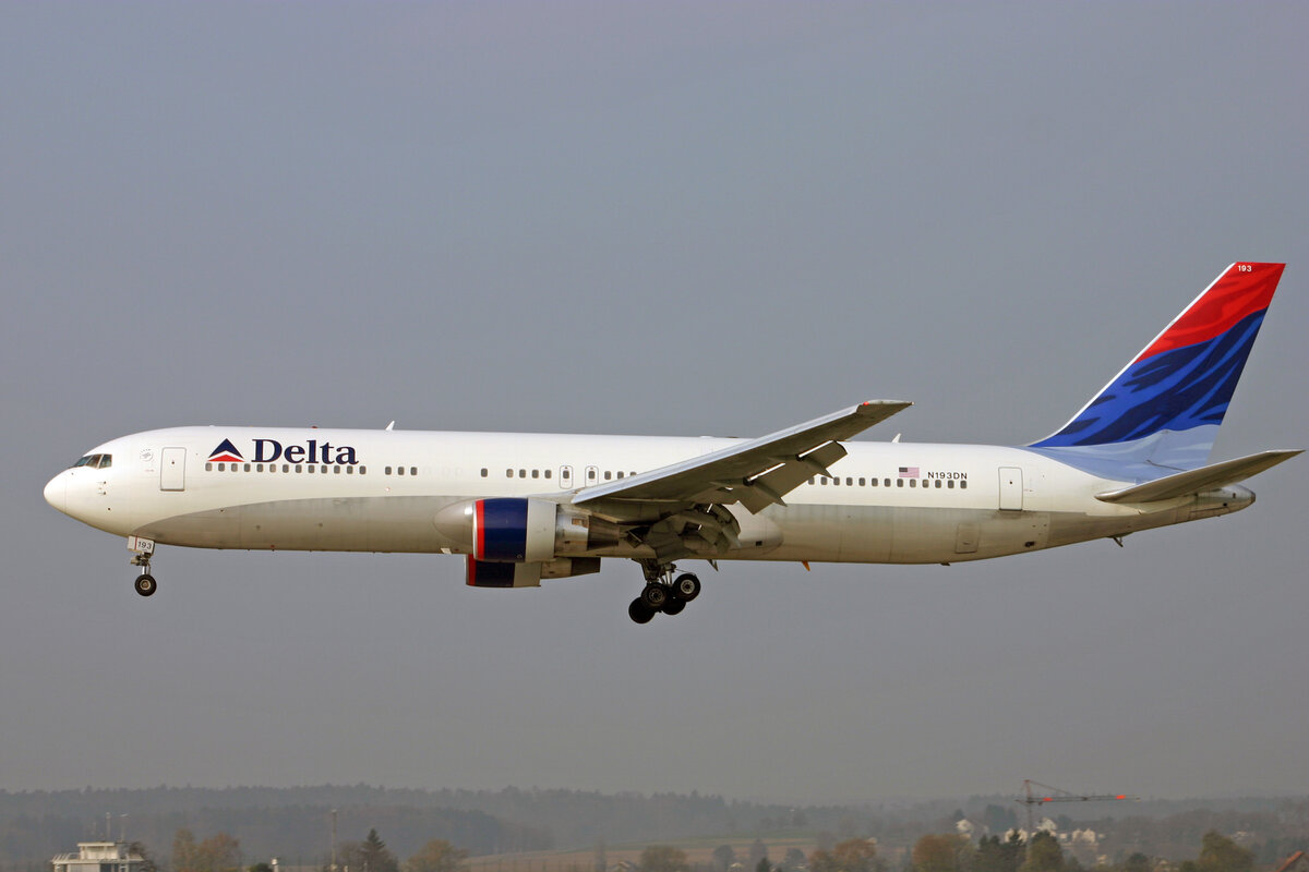 Delta Air Lines, N193DN, Boeing 767-322ER, msn: 28450/671 20.April 2006, ZRH Zürich, Switzerland.