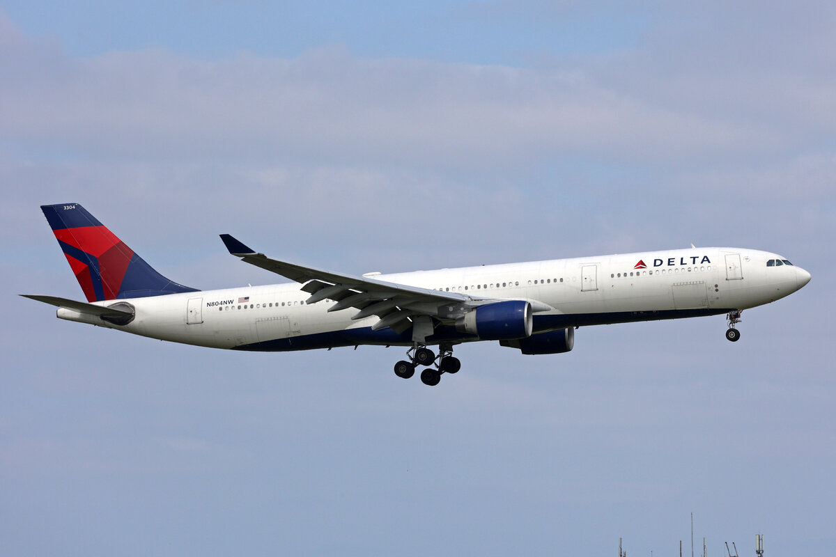 Delta Air Lines, N804NW, Airbus A330-323X, msn: 549, 18.Mai 2023, AMS Amsterdam, Netherlands.