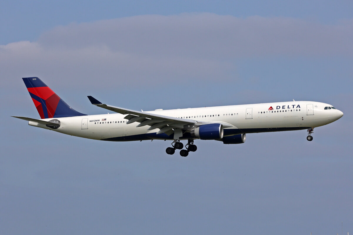 Delta Air Lines, N813NW, Airbus A330-323X, msn: 799, 18.Mai 2023, AMS Amsterdam, Netherlands.