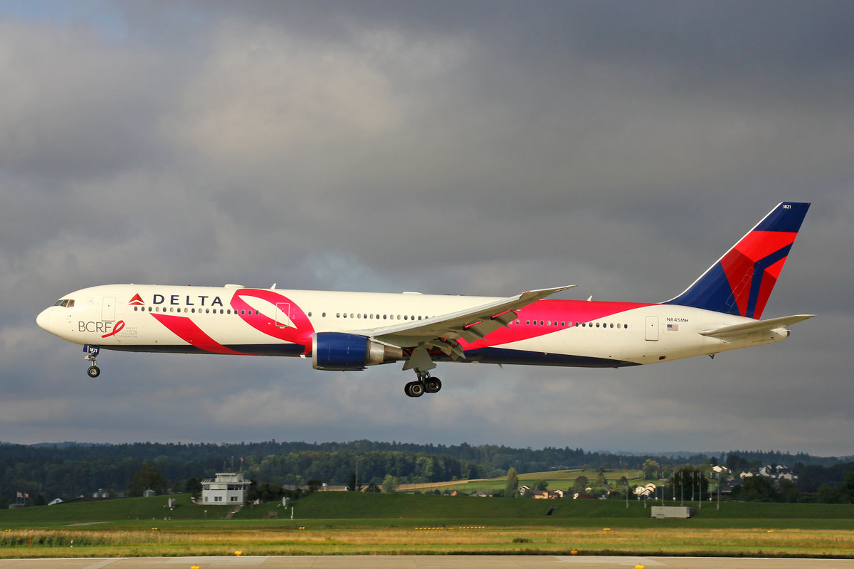 Delta Air Lines, N845MH, Boeing 767-432ER, BCRF (Breast Cancer Research Foundation), 7.August 2017, ZRH Zürich, Switzerland.
