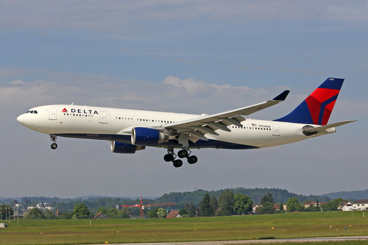 Delta Air Lines, N858NW, Airbus A330-223, msn: 718, 21.Mai 2018, ZRH Zürich, Switzerland.