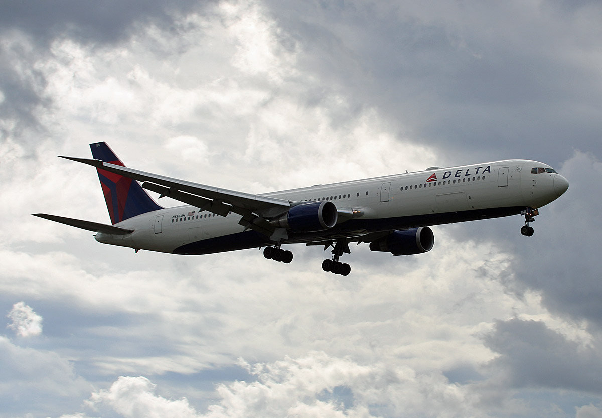 Delta Airlines, Boeing B 767-432(ER), N836MH, TXL, 10.08.2019