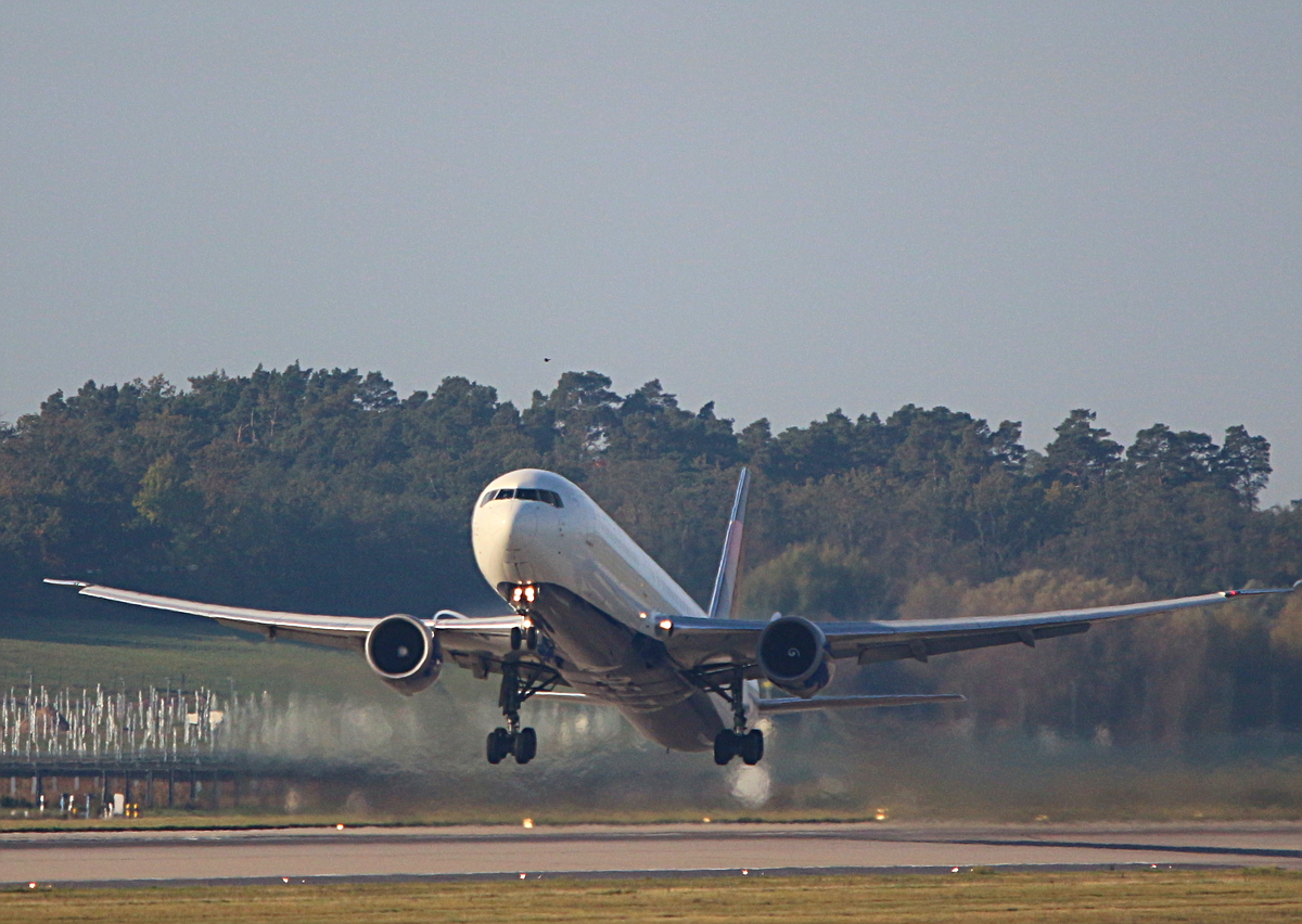 Delta Airlines, Boeing B 767-432(ER), N838MH, BER, 19.10.2025