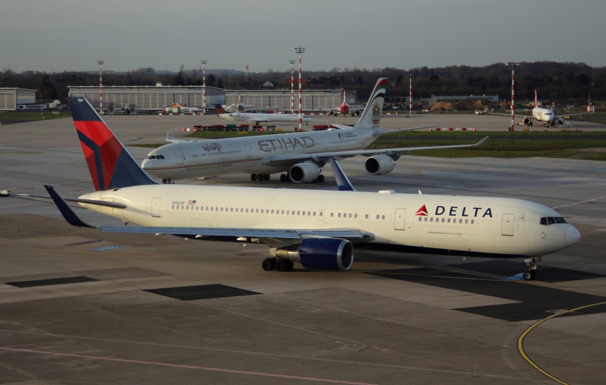 Delta Airlines, N1501P, (C/N 24983),Boeing 767-3P6(ER), 27.12.2015,DUS-EDDL, Düsseldorf, Germany