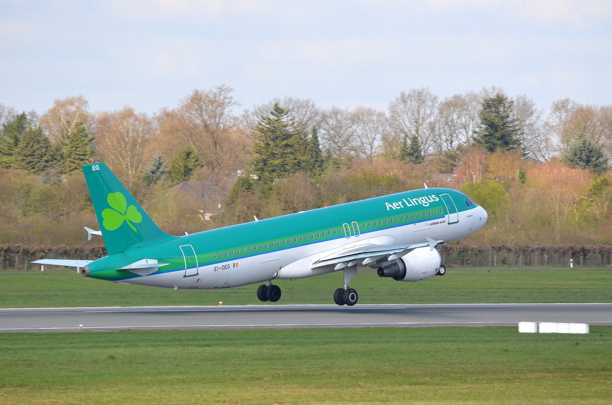 Der Aer Lingus Airbus A320 EI-DEG mit dem Taufnamen Fachtna beim Start in Hamburg Fuhlsbüttel am 19.04.15