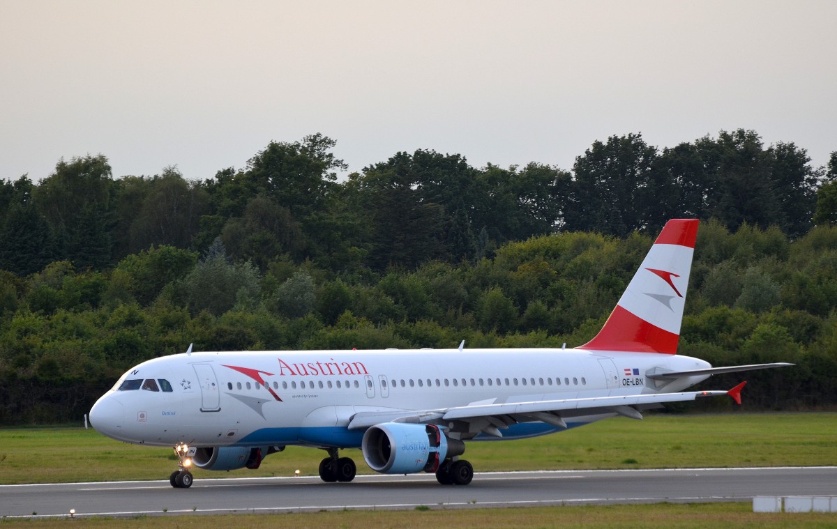 Der Austrian Airbus A320 OE-LBN mit dem Namen Osttirol nach der Landung in Hamburg Fuhlsbüttel am 28.08.14