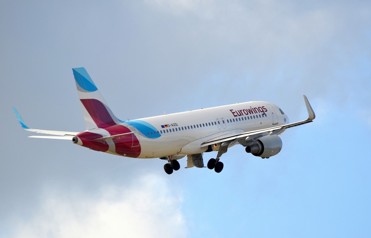 Der Eurowings Airbus A320 D-AIZQ beim Start in Hamburg Fuhlsbüttel am 10.03.15