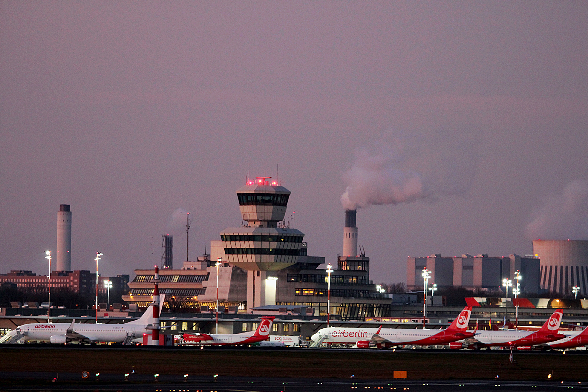 Der Flughafen Berlin-Tegel am Morgen des 06.12.2015