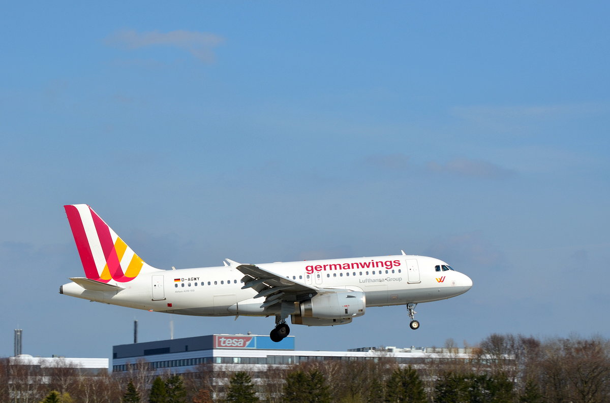Der Germanwings Airbus A319-100 D-AGWY bei der Landung in Hamburg Fuhlsbüttel am 02.04.16