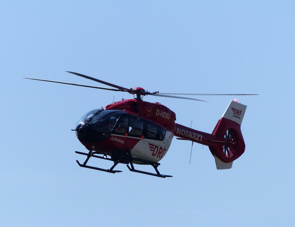 Deutsche Rettungsflugwacht DRF, Christoph Thüringen, D-HDSU, Eurocopter EC 145 T2 vor der Landung in Gera (EDAJ) am 26.7.2019