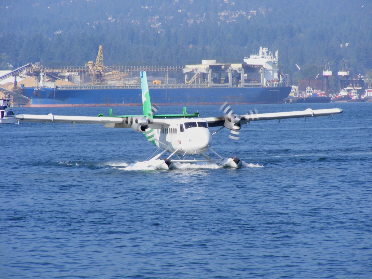 DHC-6 Twin Otter C-FWTE von Westcoast Air im Vancouver Harbour Airport (CXH) 13.9.2013